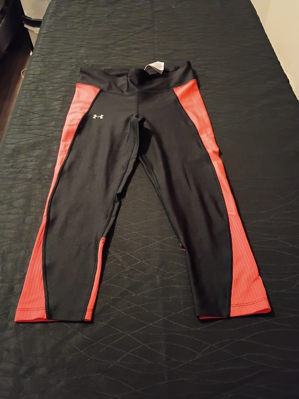 Under Armour Women's Black & Red Performance Capri Leggings